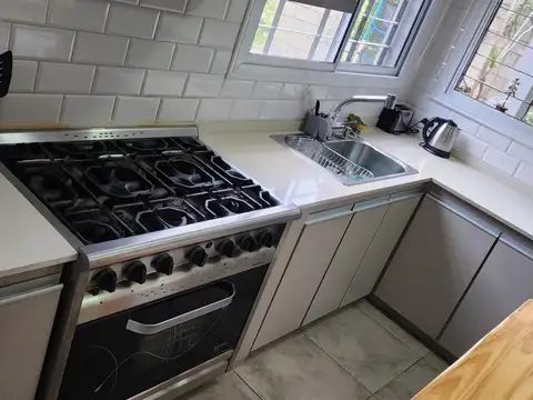 Depto Tipo Casa 4 ambientes con 2 baños