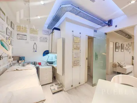 VENTA –3 Ambientes- Consultorio Médico Habilitado – Av. Libertador 2600 – Seguridad 24hs.