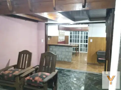 Casa 5 ambientes con 1 baño