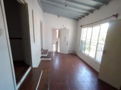 Depto Tipo Casa en Alquiler de 3 ambientes