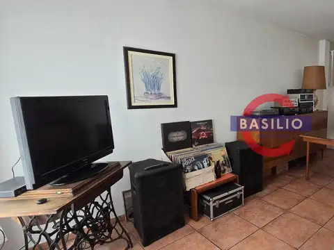 VENTA DÚPLEX 4 AMBIENTES EN 3 PLANTAS CON PATIO Y COCHERA APTO CRÉDITO, CARAPACHAY