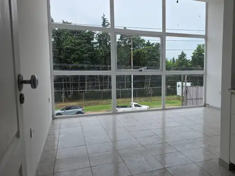 Oficina en alquiler ubicado en Canning