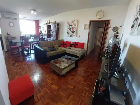 Departamento en venta - 3 Dormitorios 2 Baños - 84Mts2 - Flores