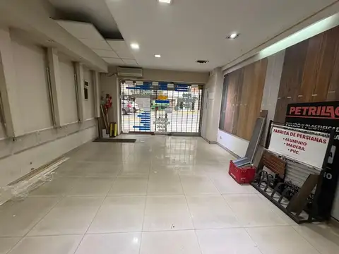 Venta Local Barrio Norte Sobre Avenida Muy Buen Estado