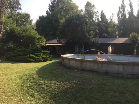 Quinta en Venta con 2 cocheras