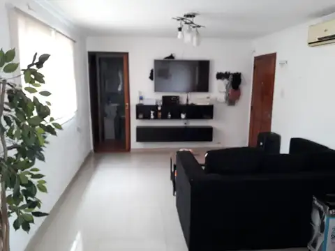 EXCELENTE DEPARTAMENTO DE 2 DORMITORIOS, MUY LUMINOSO Y AMPLIO!
