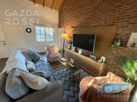 Casa 5 ambientes con 3 baños