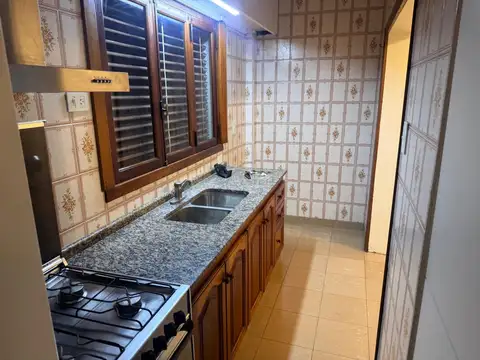 Gran casa en Hurlingham 4 amb con pileta