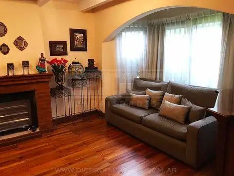 Pichincha al 600 entre Thames y Wilde