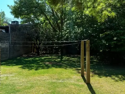 CASA 4 AMBIENTES VENTA BENAVIDEZ JARDIN PARRILLA