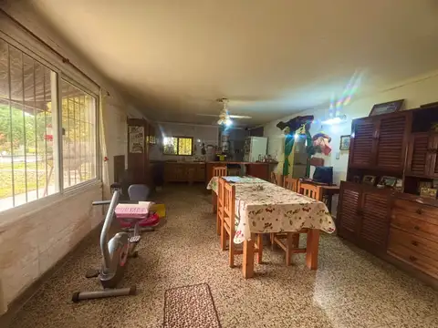 CASA DE EN VENTA CON GRAN TERRENO BARRIO Gral. PAZ