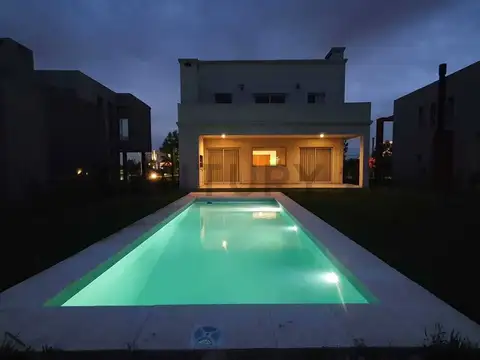 Casa en Alquiler en Puertos - Araucarias, USD 1.700