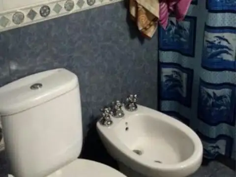 Depto Tipo Casa 6 ambientes con 2 baños