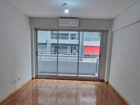 Venta depto 3 amb con balcón en Laferrere 1100, Parque Chacabuco