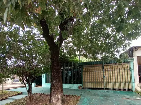 Oportunidad! Casa sobre asfalto cercana al DOMO DEL CENTENARIO!