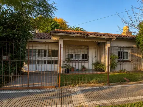 Venta | Casa 5 ambientes | Banfield