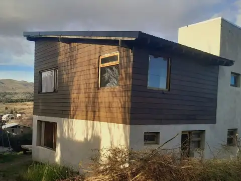Casa en esquina dina huapi
