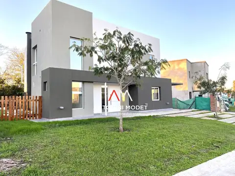Casa 5 ambientes con 3 baños