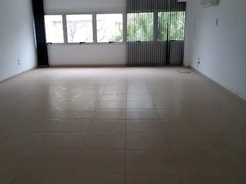 Local en Alquiler Via Pública