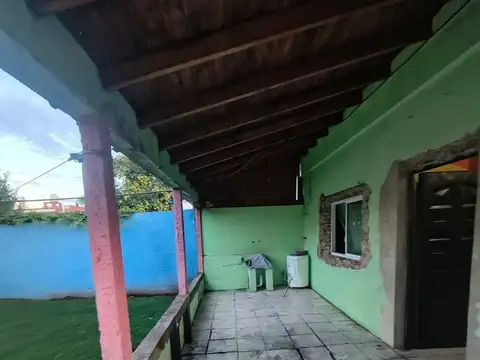Casa 9 ambientes con 3 baños
