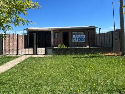 Casa en alquiler – Los Pinos 2, Álvarez