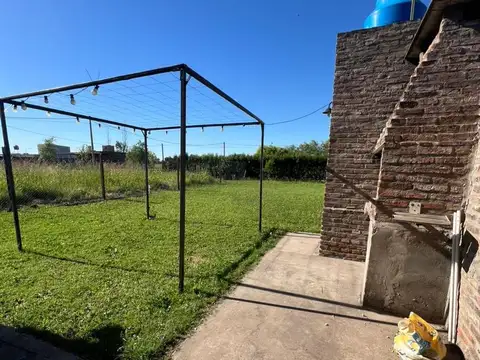 Casa 5 ambientes con 1 baño