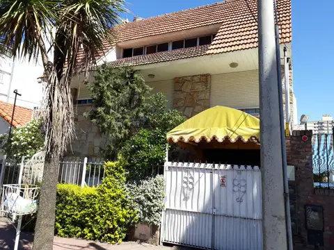 Chalet en Ph- Venta zona Guemes