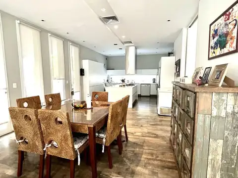 Hermosa Casa en venta en Barrio Los Pinguinos Club de Campo