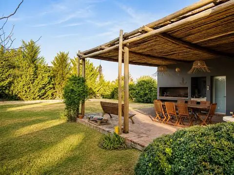 Casa en Venta en Puerto Roldan, USD 294.900