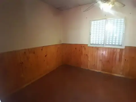 Casa 4 ambientes con 1 baño