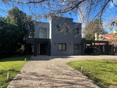 Casa en Venta con 1 cochera