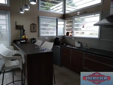 Chalet construido con materiales de primera calidad