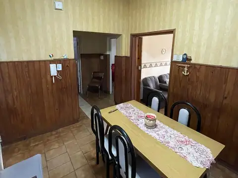 Casa 5 ambientes con 1 baño