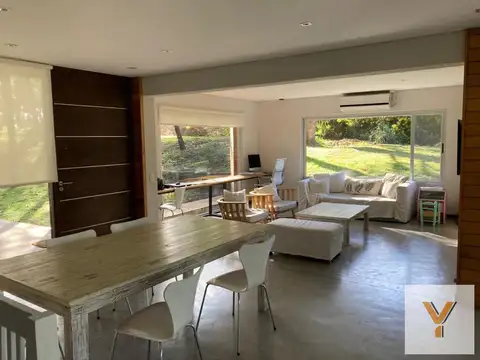 Casa en venta - 3 Dormitorios 2 Baños - 1000Mts2 - Costa Esmeralda