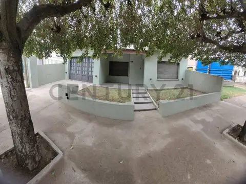 Se Vende impecable propiedad de 3 dormitorios con patio y garage