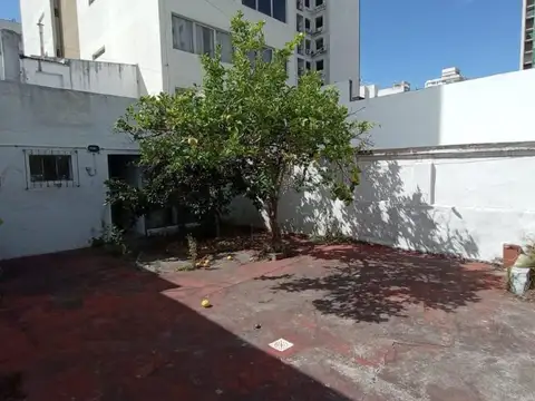 Casa 8 ambientes con 4 baños