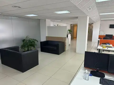 Oficina en Alquiler al Noreste