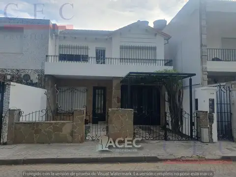 Venta - Casa - Cochera - barrio Martin