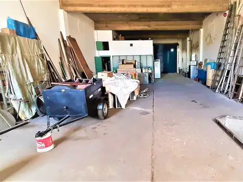 Galpon en Venta 34  mts Fondo