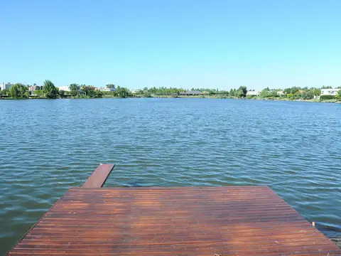 Casa en VENTA, 6 ambientes, a la laguna, en Talar Del Lago II, Pacheco, Tig