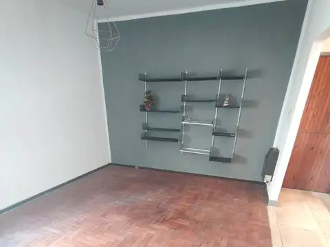 VIACABA 2000, Piso 1