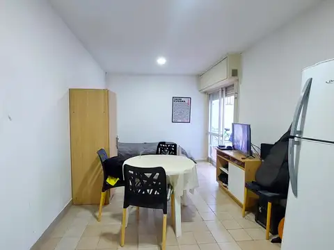VENTA - Monoambiente con patio en Av. Francia y Jujuy, Pichincha - Rosario