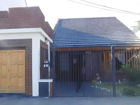 Chalet cuatro ambientes - Morón