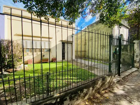 Casa - Venta - Argentina, Tres de Febrero - Caseros 2657