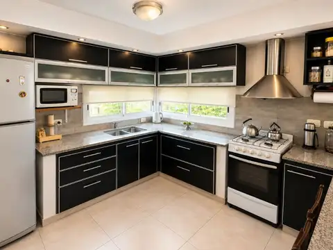 Depto Tipo Casa en Venta con 1 cocheras