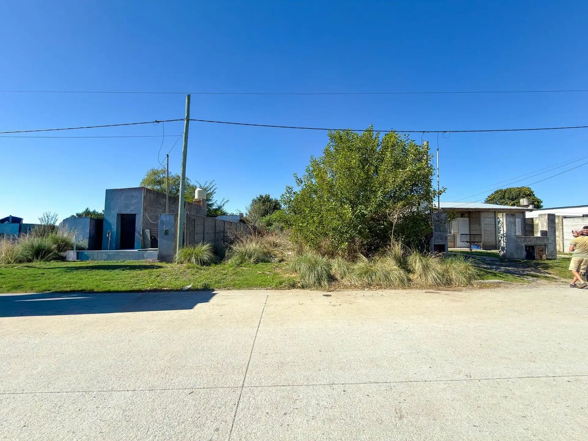 Lote en venta de 548m² con servicios — Calle Basílico
