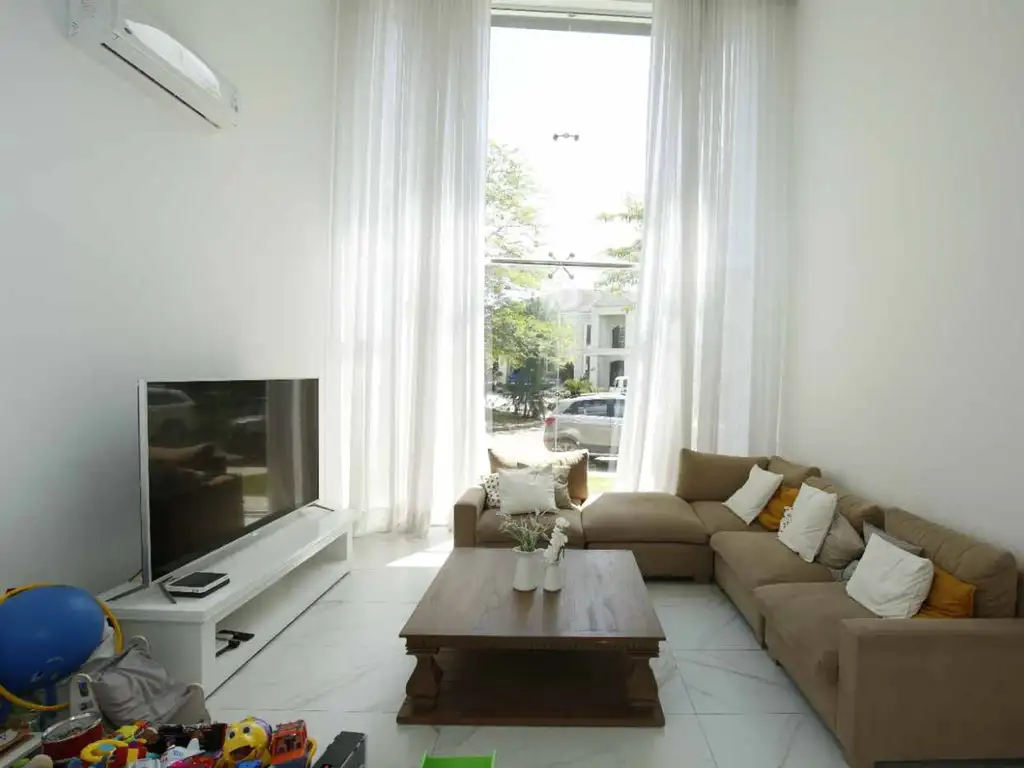 Casa en Fincas de Hudson de 4 dormitorios
