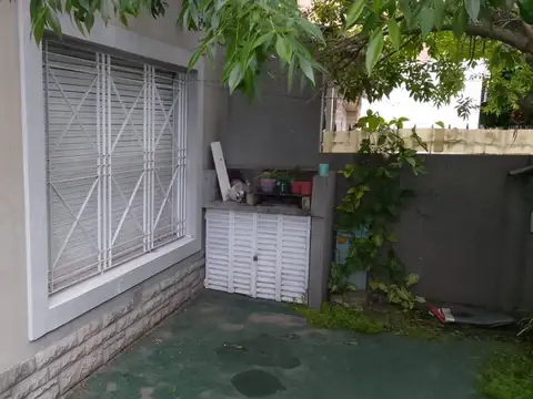 Casa en Alquiler con 1 cochera