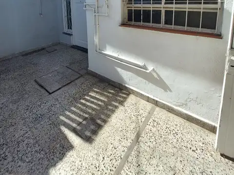 Depto Tipo Casa 2 ambientes con 1 baño