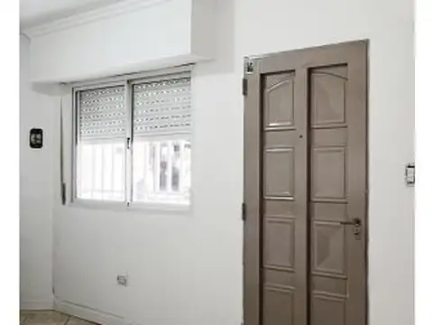 Oficina 5 ambientes con 1 baño